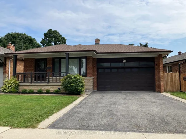 23 Sellmar Rd, Toronto, ON M9P 3E4