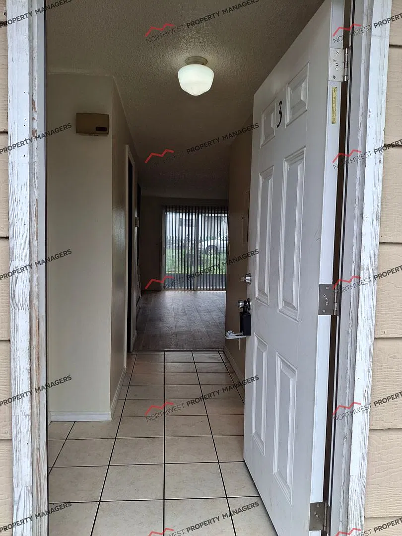 r171 — Photo 2