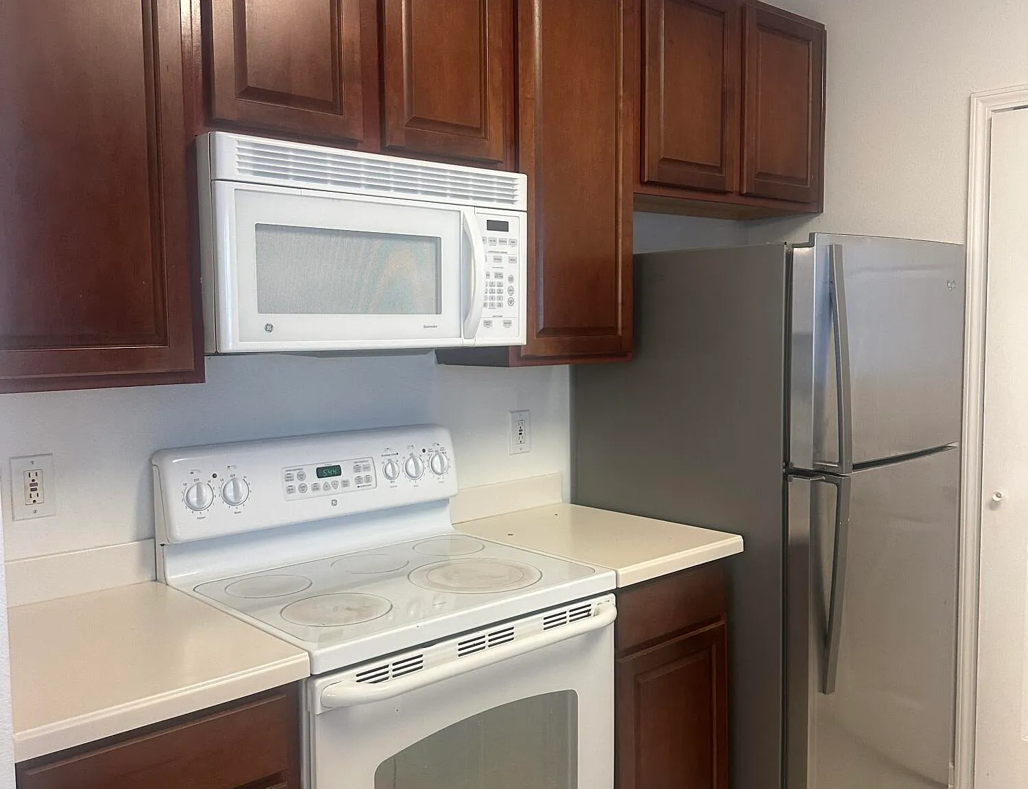 2 bed, 2.0 bath, 1126 sqft, $1,695 — Photo 2