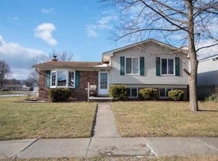 36311 Samoa Dr, Sterling Heights, MI