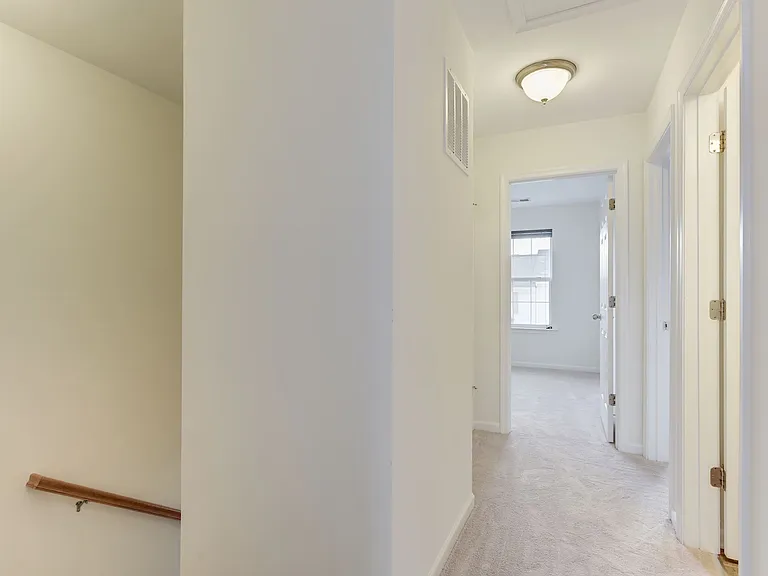 119 Monticello Sq — Photo 4