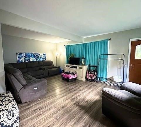 2nd image of 3226 W 54th St