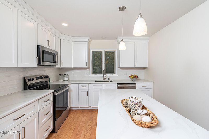 5th image of 80 Wertman Lane