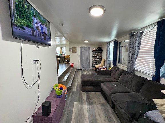 5th image of 25 Pioneer Way