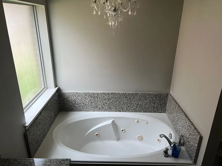 114 Colchester Dr — Photo 14