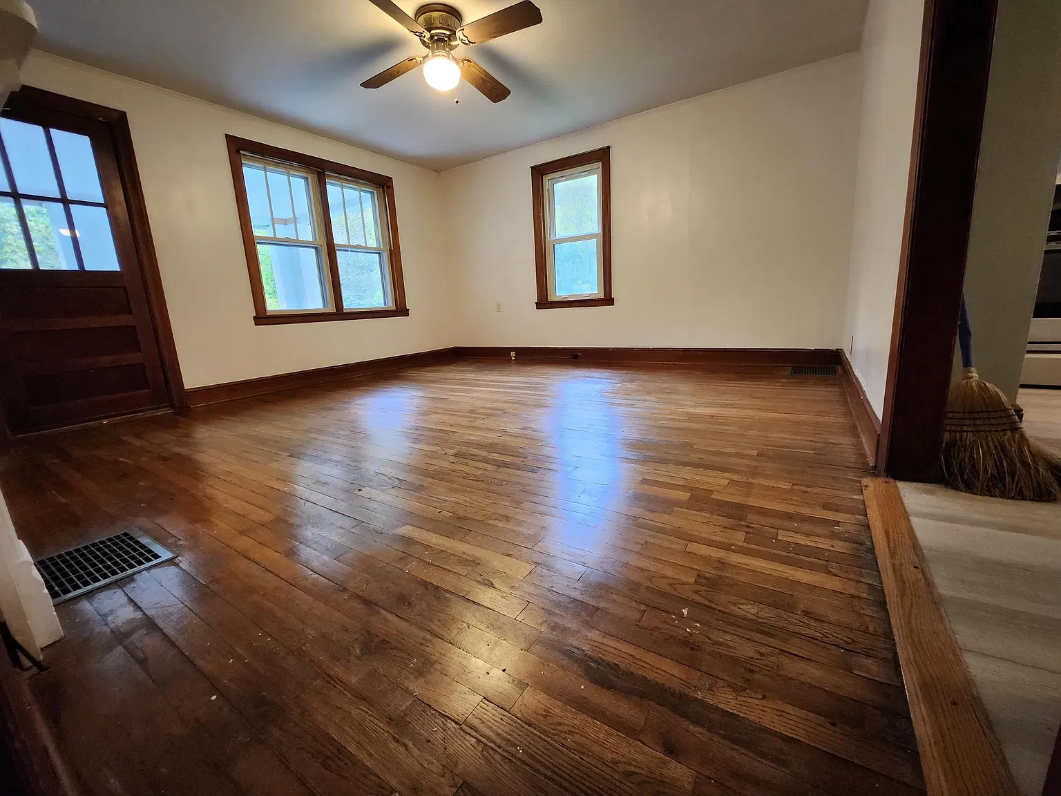 5376 Wolf Creek Rd — Photo 3
