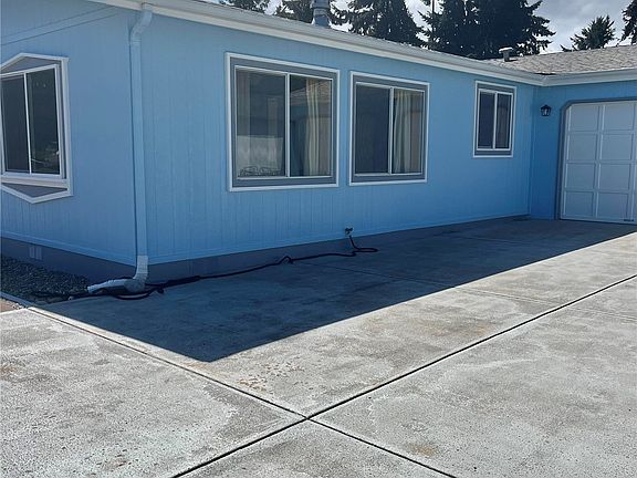 5th image of 300 Parkwood Boulevard