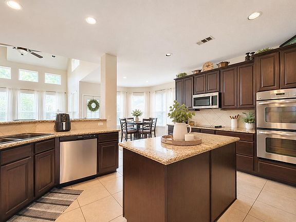 4th image of 4027 Chestnut Bnd