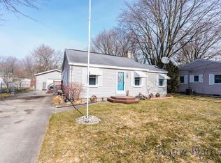 720 August Rd, Norton Shores, MI 49441
