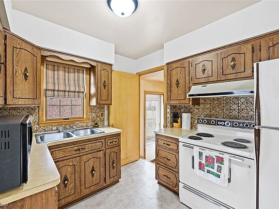 2nd image of 1310 Wexford Ave