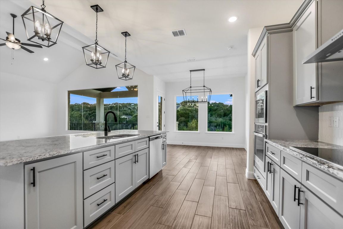 13-Kitchen