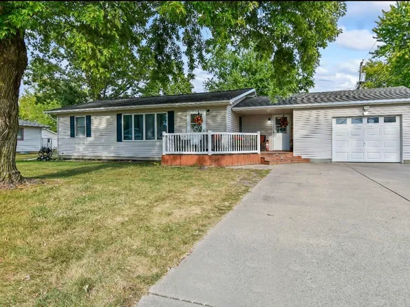 107 N 5th St, Fairbank, IA 50629