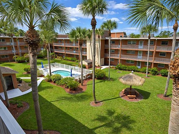 3rd image of 12760 Indian Rocks Rd APT 573