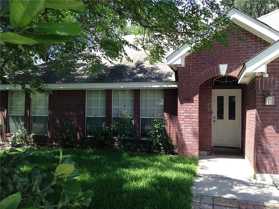 1st image of 2808 Parker Dr