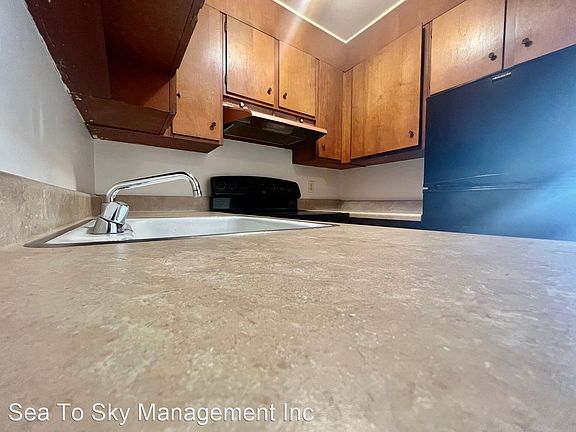 3rd image of 2232 Franklin Ave E APT 303