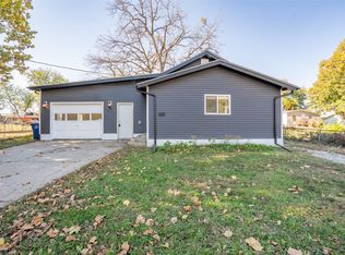2324 E 23rd St, Des Moines, IA 50317
