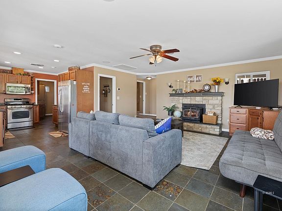 4th image of 6118 Sagebrush Rd
