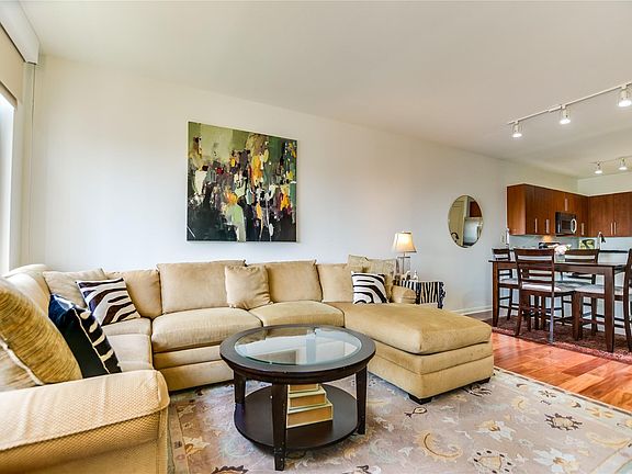 4th image of 54 Rainey St APT 811