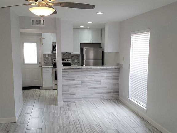 2nd image of 4806 Country Club Dr