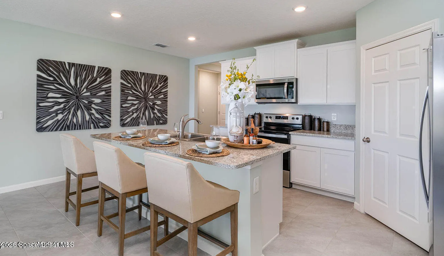 4 bed, 2.0 bath, 1830 sqft, $2,350 — Photo 3