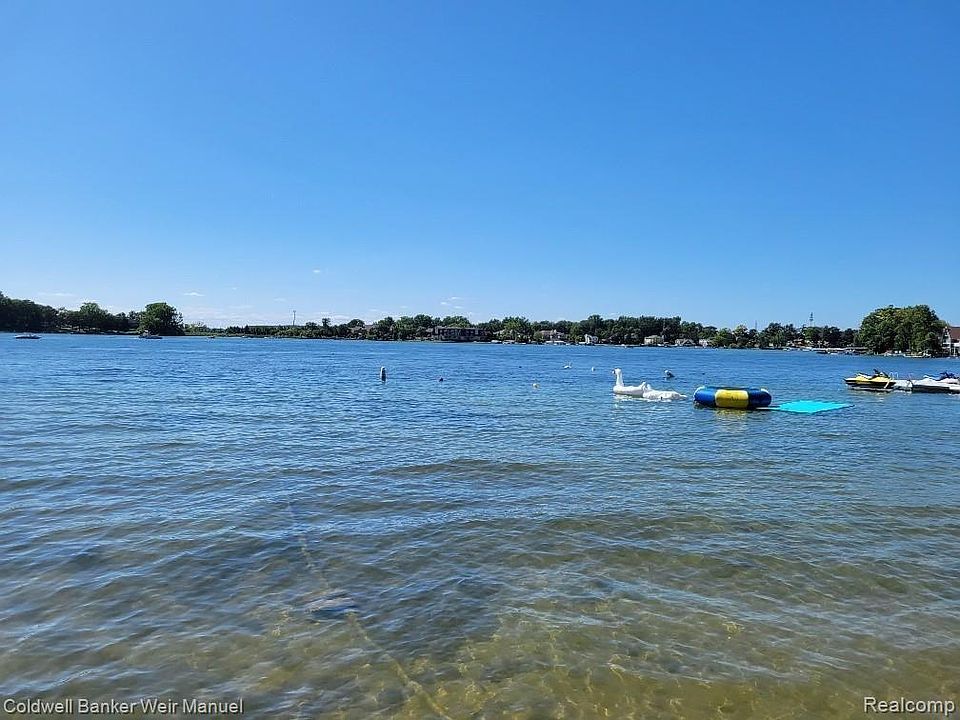 3105 Interlaken St, West Bloomfield, MI 48323 Zillow