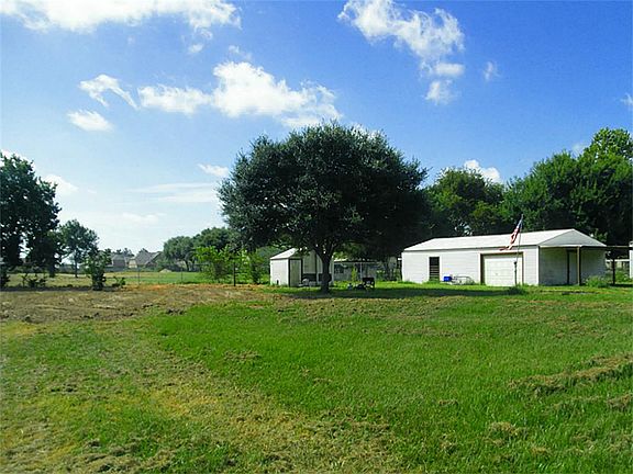 3rd image of 26213 Hunter Ln