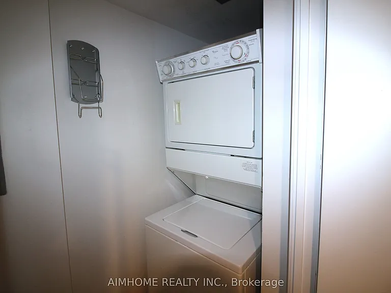 1000 King St W #317 — Photo 22
