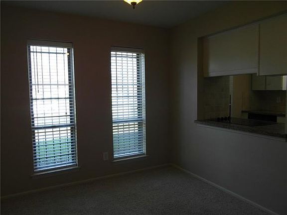 5th image of 1304 N Park Dr