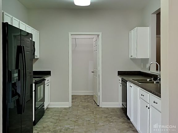5th image of 1009 Willow Wind Dr