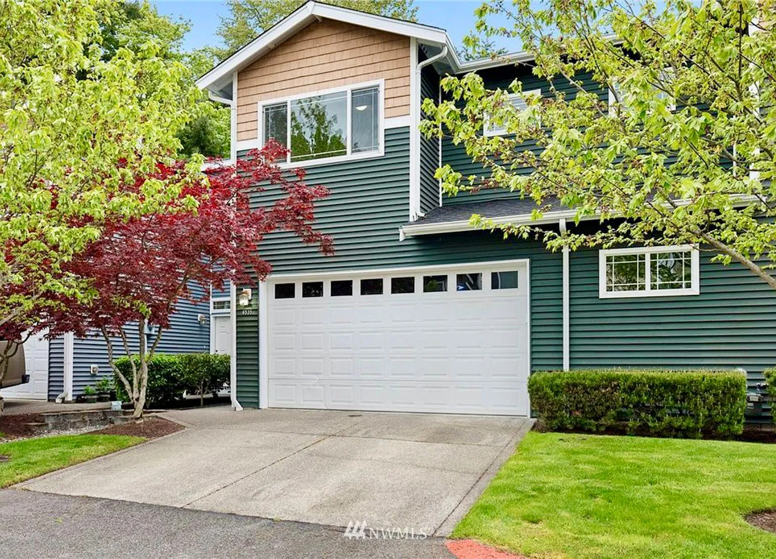 3 bed, 2.5 bath, 1408 sqft, $2,700 — Photo 2
