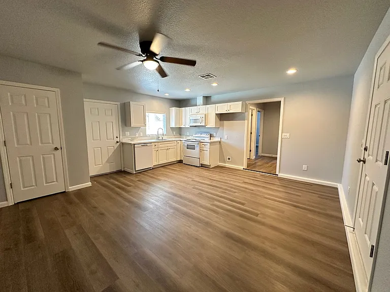307 W Forrest Ave — Photo 4