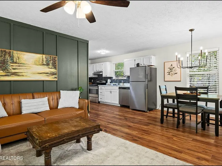 2803 Brooks Ave — Photo 3