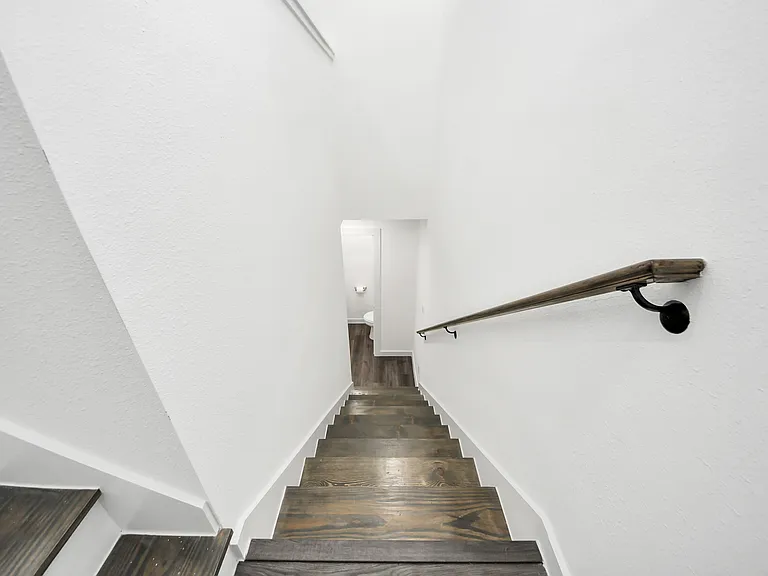 3910 Woolworth St — Photo 18