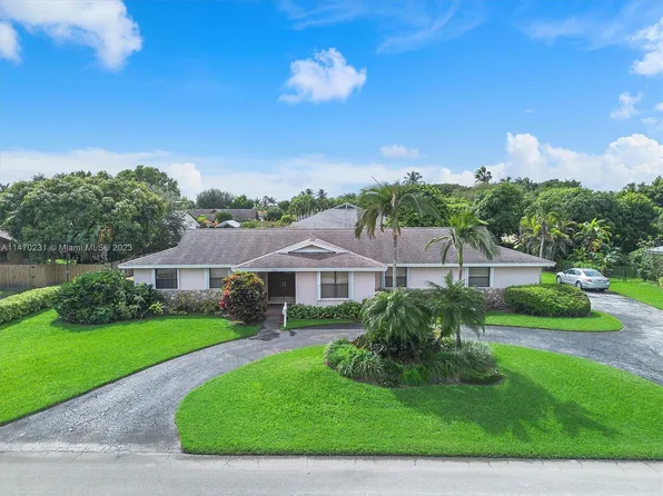 8260 SW 185th Ter, Cutler Bay, FL 33157