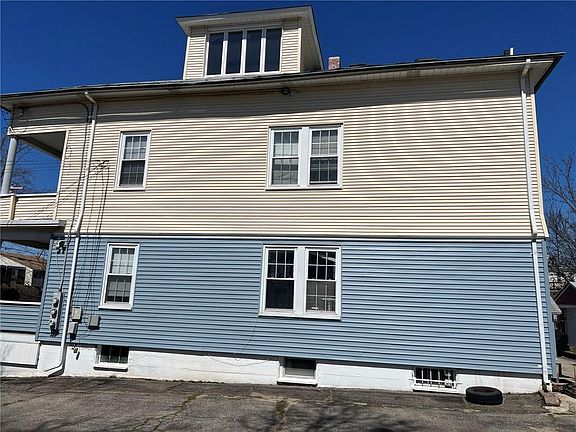 3rd image of 590-594 Dyer Ave