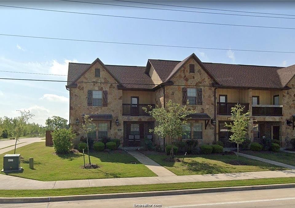1st image of 301 Deacon Dr W #301