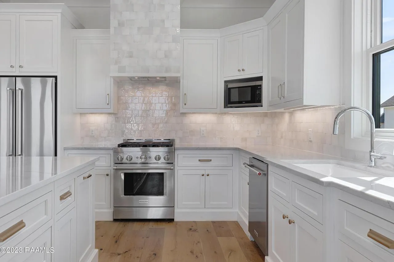 3 bed, 2550 sqft, $4,150 — Photo 4