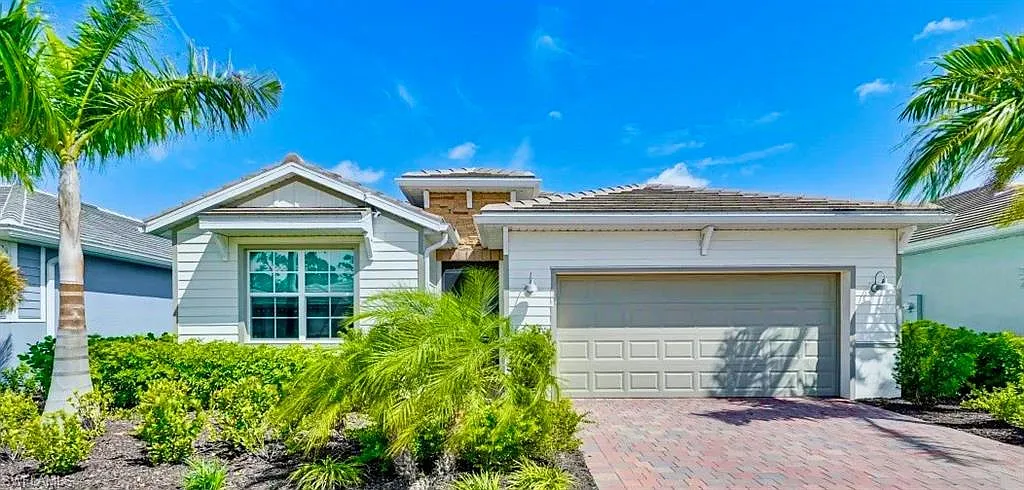 4 bed, 2.0 bath, 2034 sqft, $4,200 — Photo 2