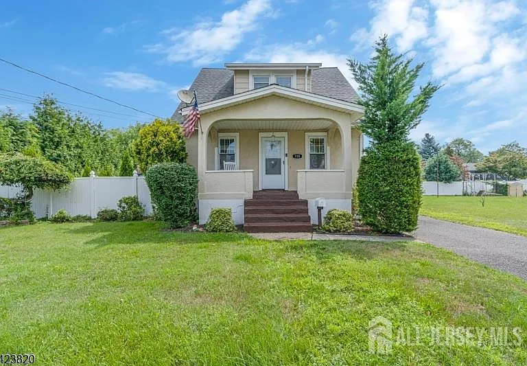 110 Parker St — Photo 1