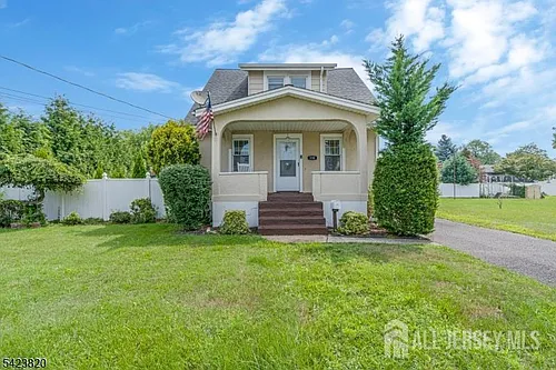 110 Parker St Photo 1