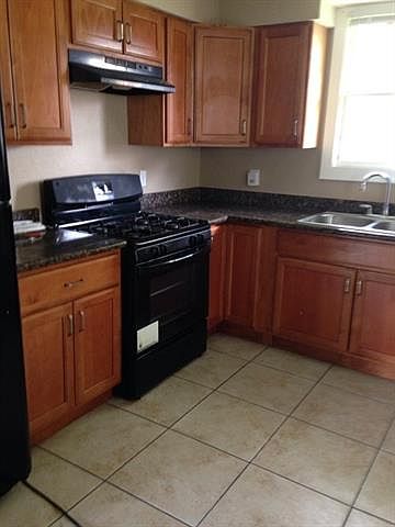 2nd image of 4810 Lurline St