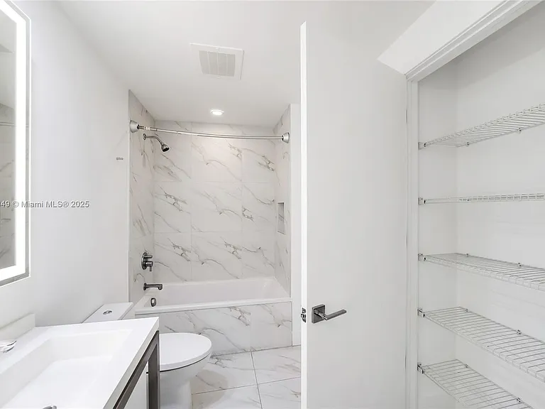 2000 Metropica Way #306 — Photo 22