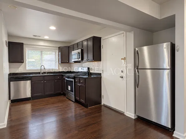 2532 W Fitch Ave APT 3, Chicago, IL 60645
