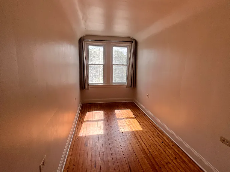 1217 Schiller Ave #2 — Photo 8