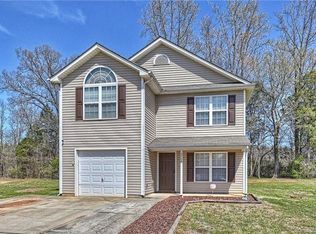 8748 Brookstead Meadow Ct, Charlotte, NC 28215