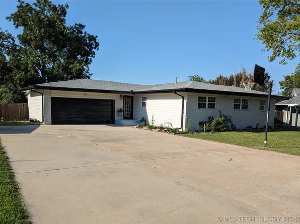 5 E 31st Pl, Sand Springs, OK 74063