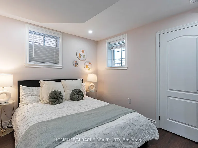 2343 Falling Green Dr — Photo 33