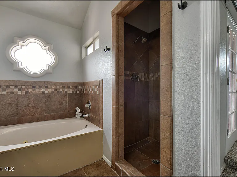1909 Polly Harris Dr — Photo 30