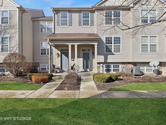 3rd image of 1088 Chadwick Dr #1088