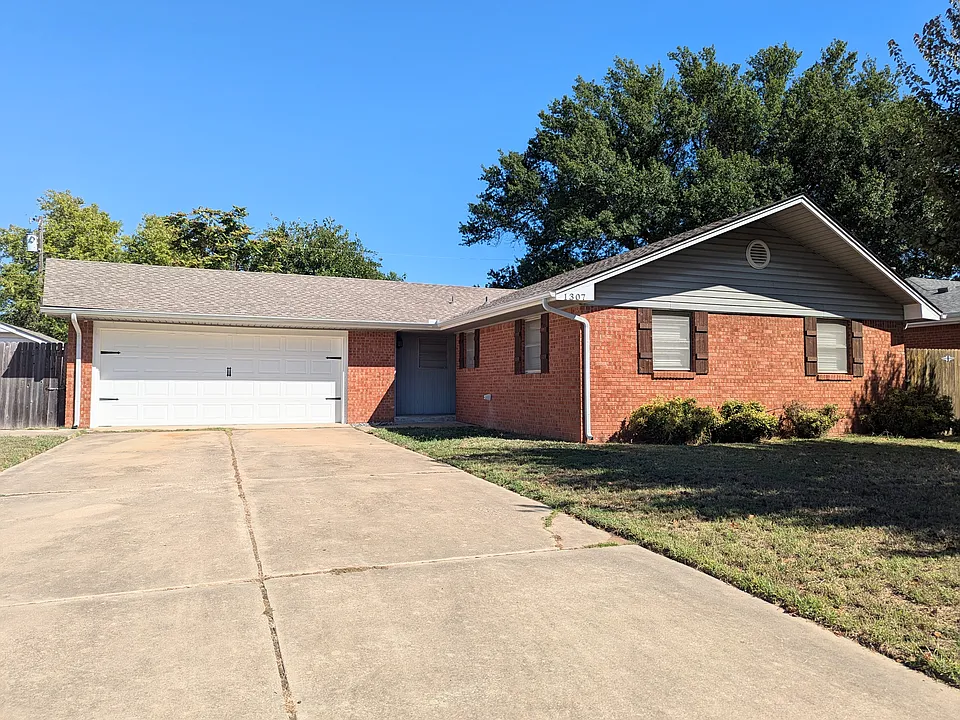 1307 Kansas St